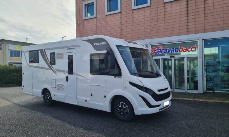 mclouis-nevis873-caravanbacci