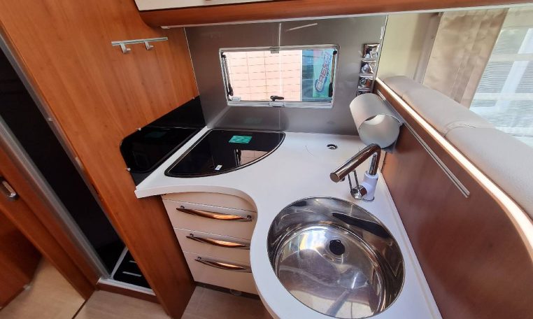 mobilvetta-kyacht89-caravanbacci