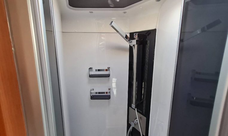 mobilvetta-kyacht89-caravanbacci