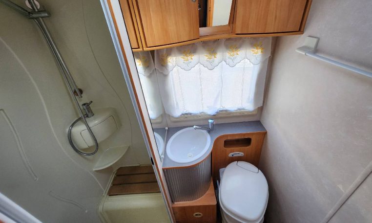 adria-coral680spl-caravanbacci