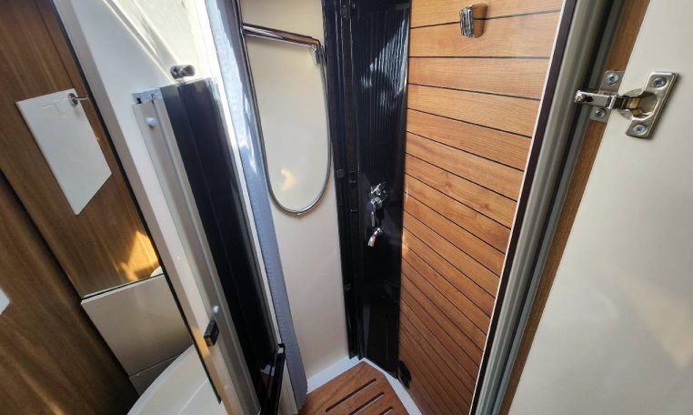 mobilvetta-kyacht64-caravanbacci