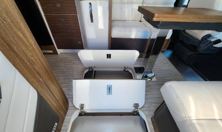 mobilvetta-kyacht64-caravanbacci