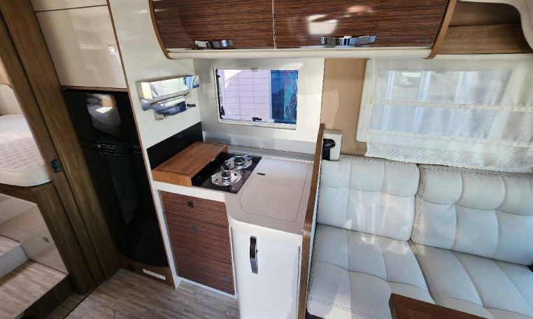 mobilvetta-kyacht64-caravanbacci