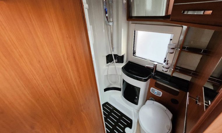 mobilvetta-kyacht80-caravanbacci