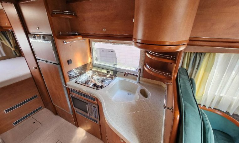 carthago-mondial57dbh-caravanbacci