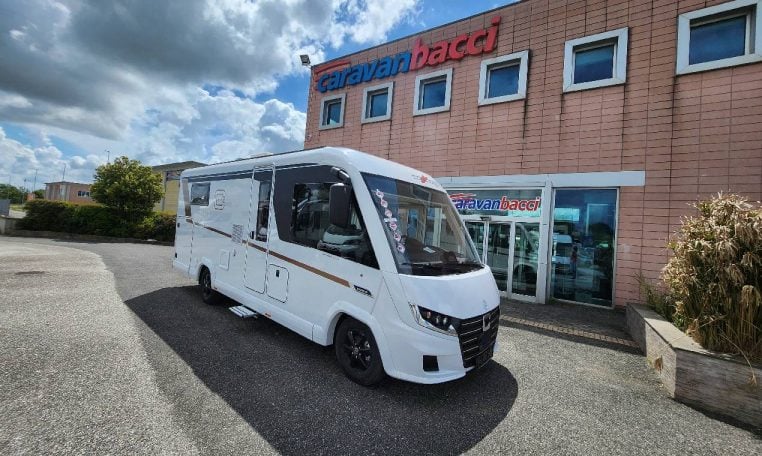carthago-tourerc2i148rbqbk-caravanbacci