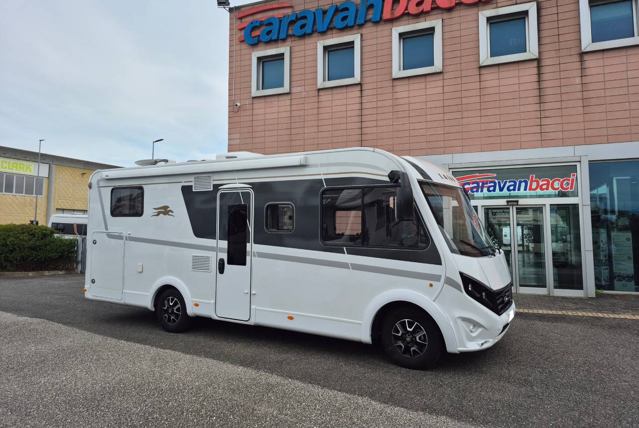 laika-kosmo909le-caravanbacci