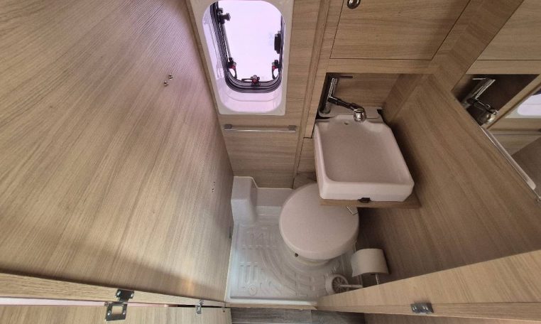 ci-kyrosk2-caravanbacci