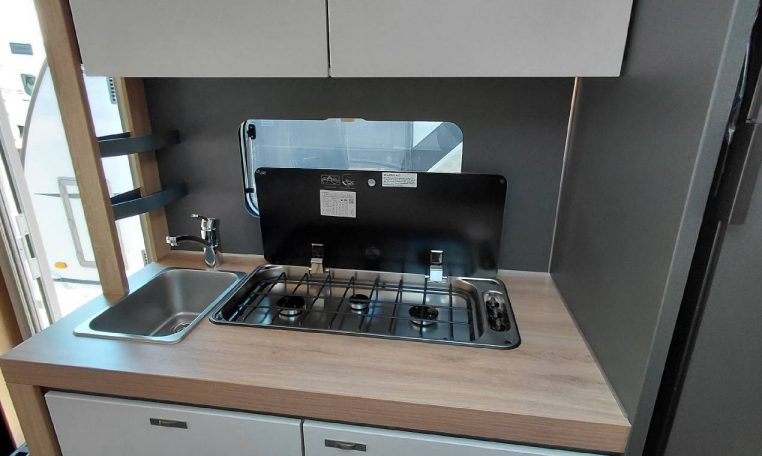 knaus-sport500kd-caravanbacci