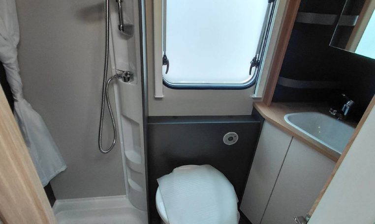 knaus-sport500kd-caravanbacci