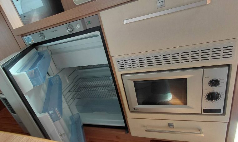 knaus-sudwind550fsk-caravanbacci