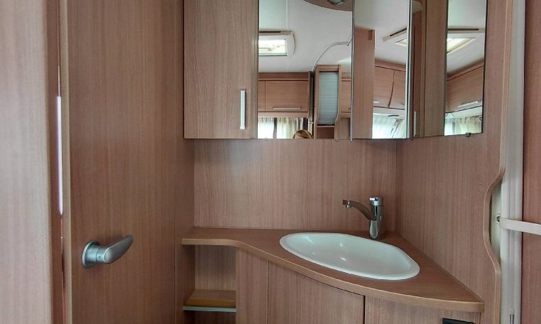 knaus-sudwind550fsk-caravanbacci