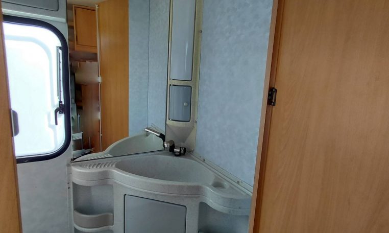 adria-unica430db-caravanbacci
