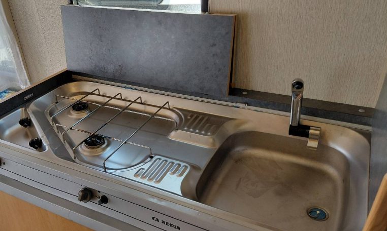 adria-unica430db-caravanbacci