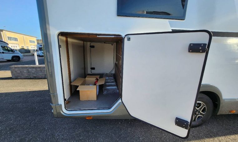 mobilvetta-kyacht90-caravanbacci