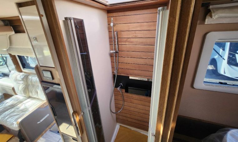 mobilvetta-kyacht90-caravanbacci