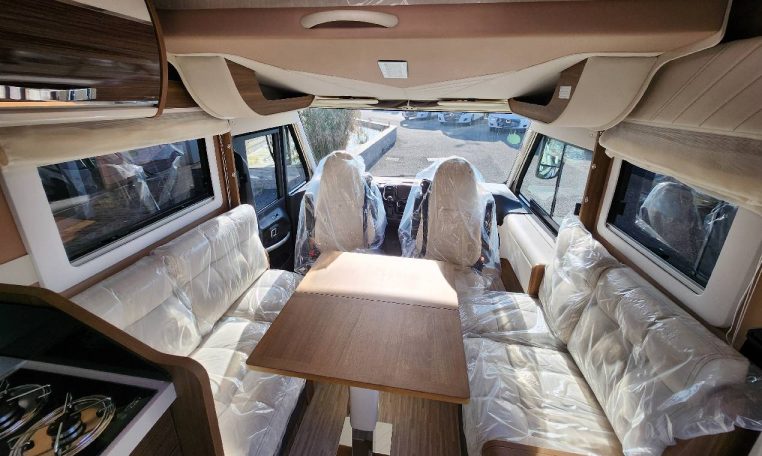 mobilvetta-kyacht90-caravanbacci
