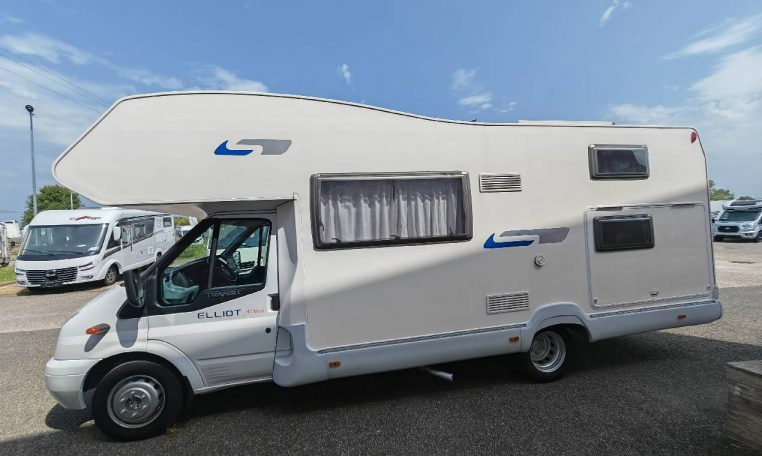 ci-elliot40maxi-caravanbacci
