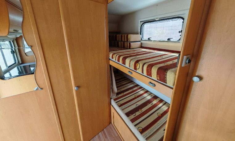 ci-elliot40maxi-caravanbacci