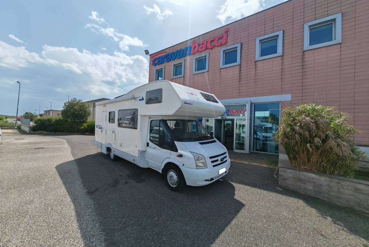 ci-elliot40maxi-caravanbacci