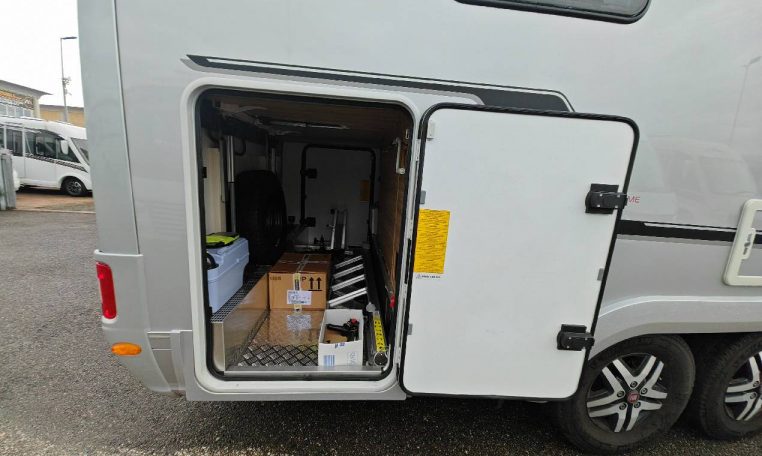 adria-sonic810scsupreme-caravanbacci