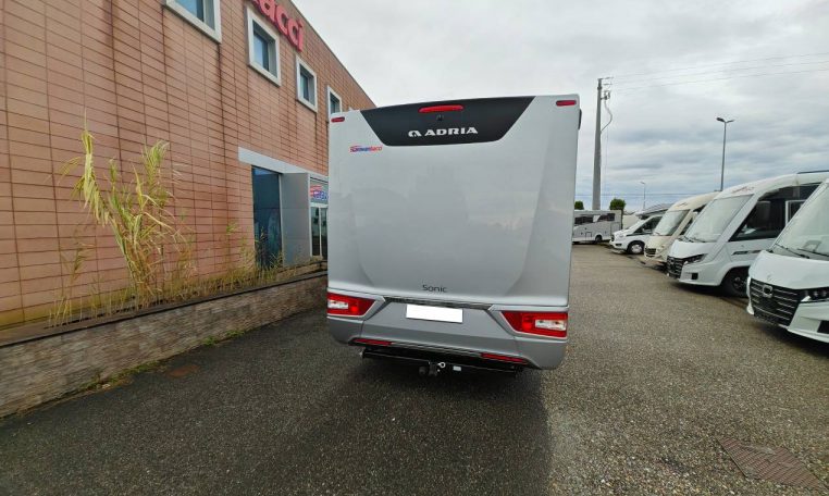 adria-sonic810scsupreme-caravanbacci