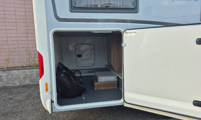 carthago-compact143-caravanbacci
