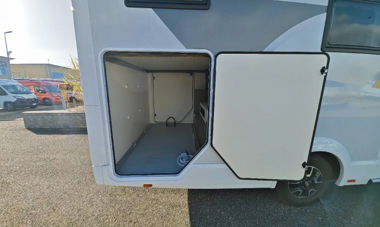 ci-riviera98xt-caravanbacci