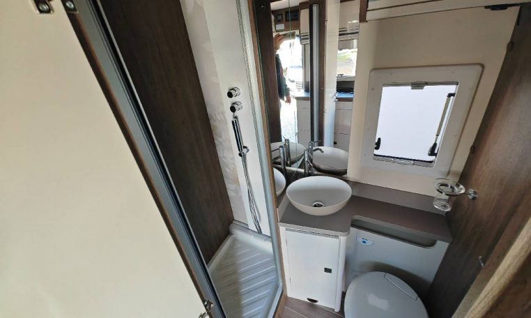 ci-riviera98xt-caravanbacci