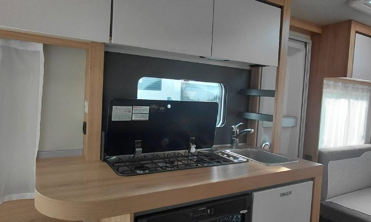 knaus-sport460eu-caravanbacci
