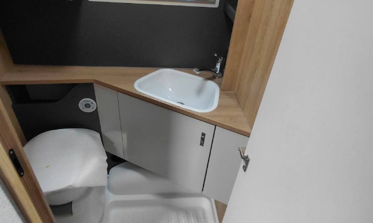 knaus-sport460eu-caravanbacci