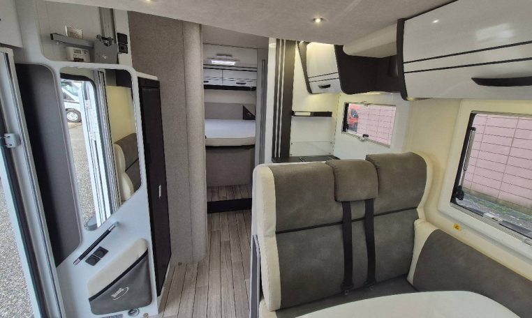 mclouis-mc4379-caravanbacci