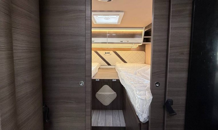 mclouis-mc4865g-caravanbacci