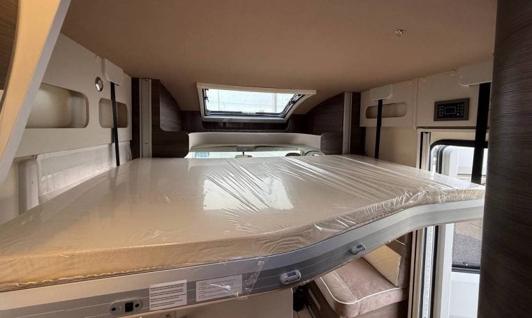 mclouis-mc4865g-caravanbacci