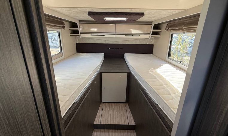 mclouis-nevis873-caravanbacci