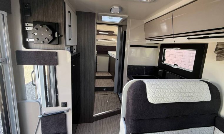 mclouis-nevis873-caravanbacci