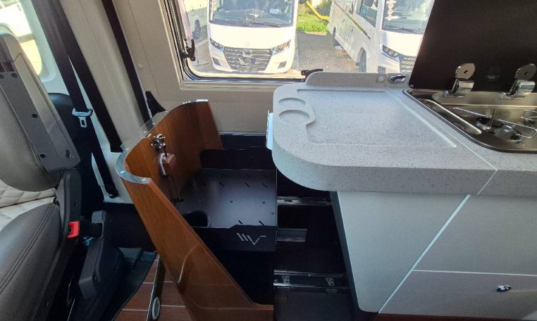 mobilvetta-admiral5.1-caravanabacci