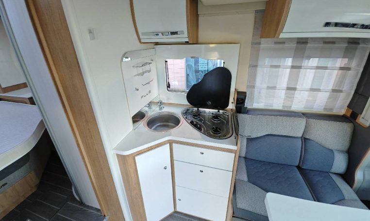 rollerteam-zefiro261tl-caravanbacci