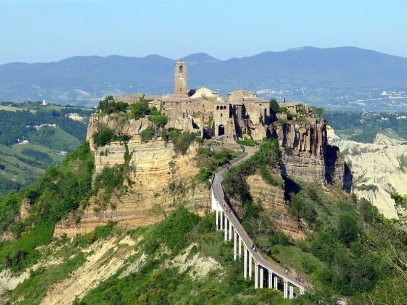 In camper nel cuore della Tuscia in autunno: