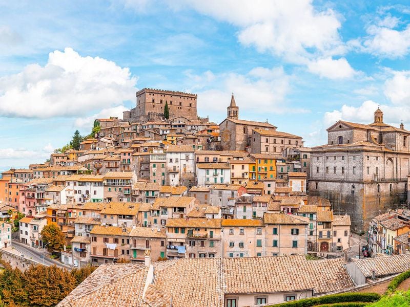 Soriano nel Cimino e la Faggeta Vetusta Soriano nel Cimino e la Faggeta Vetusta