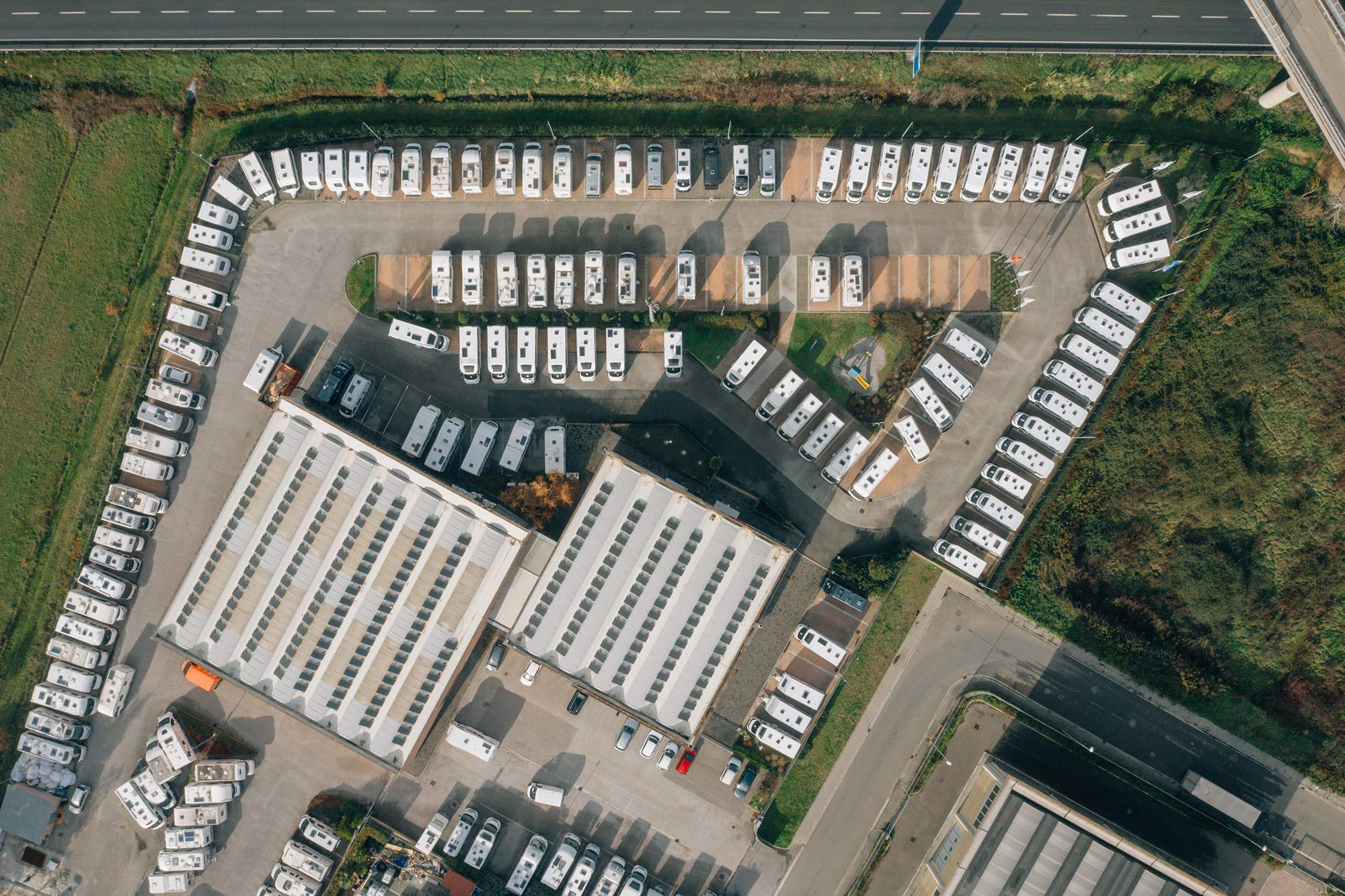 Slide 2 - Caravanbacci