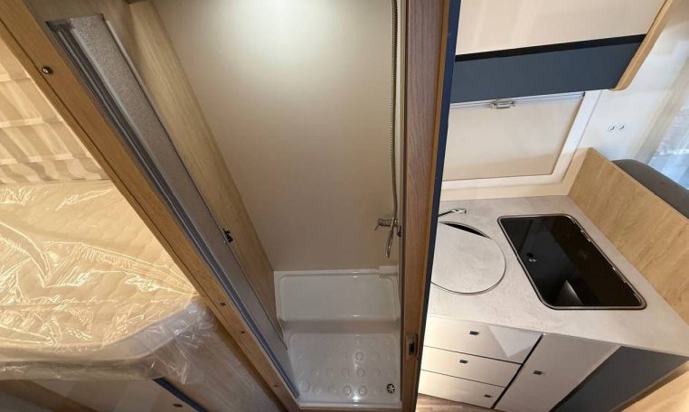 ci-horon84xt-caravanbacci