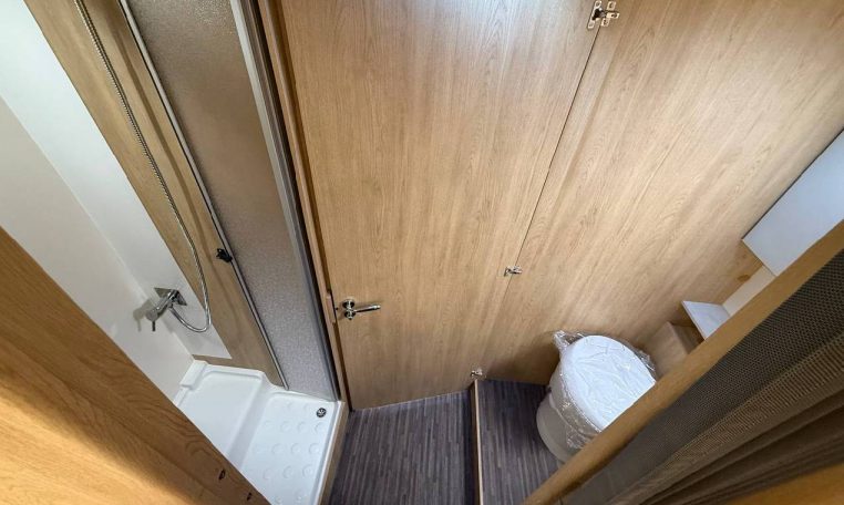 ci-horon84xt-caravanbacci