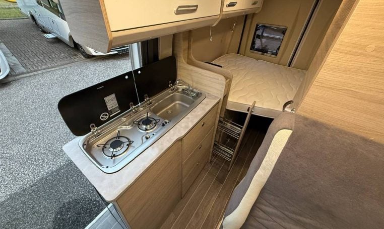 ci-kyrosk2-caravanbacci