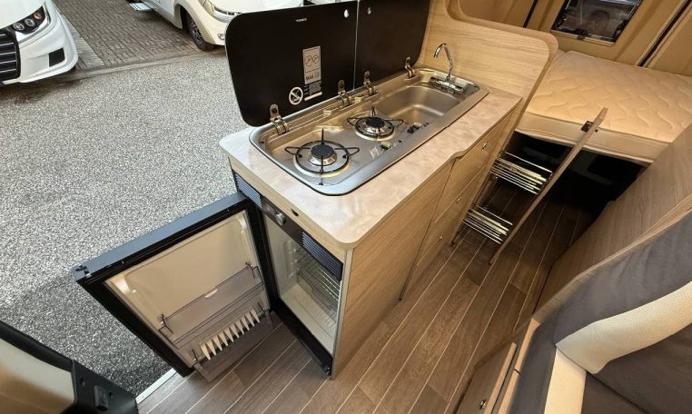 ci-kyrosk2-caravanbacci