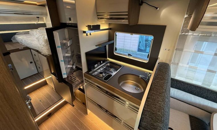 ci-magis85xt-caravanbacci