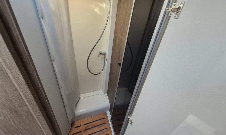 ci-magis85xt-caravanbacci