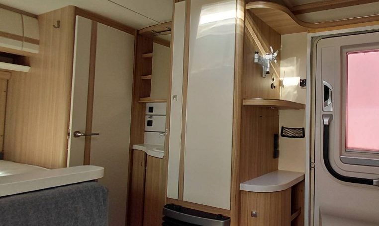 fendt-390fhbiancosel-caravanbacci