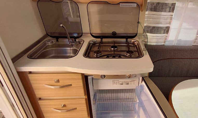 fendt-390fhbiancosel-caravanbacci