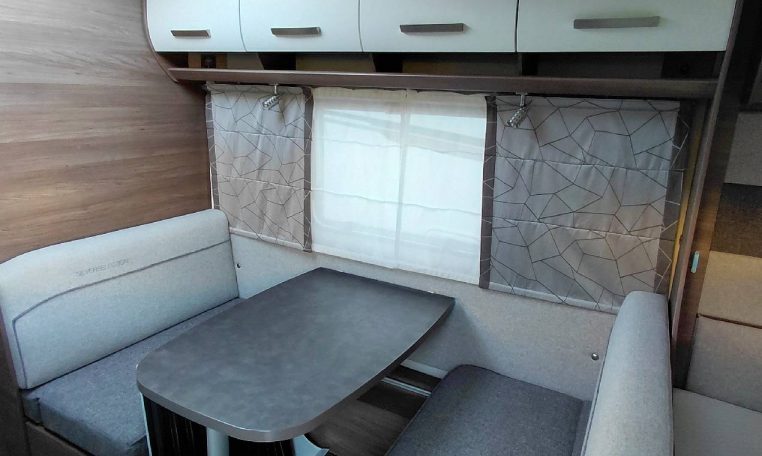 knaus-sport500kdsilversel-caravanbacci